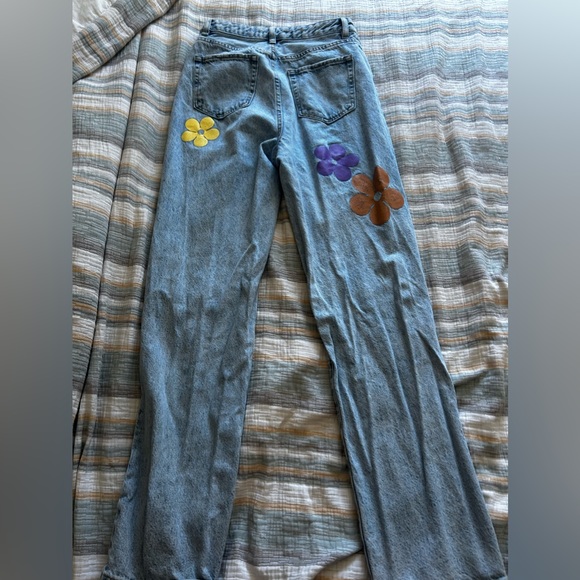 Pacsun Light Wash 90’s Boyfriend Jeans With Flowers - Picture 4 of 4
